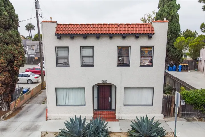 679 Obispo, Long Beach, California 90814