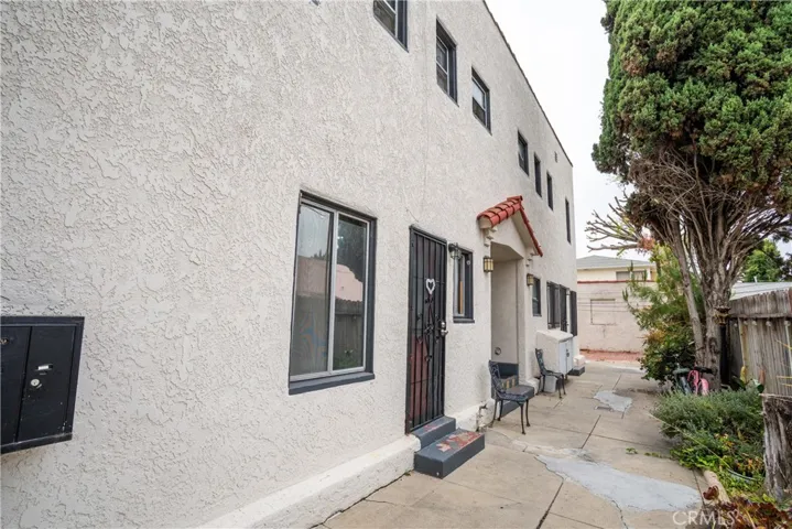 679 Obispo, Long Beach, California 90814