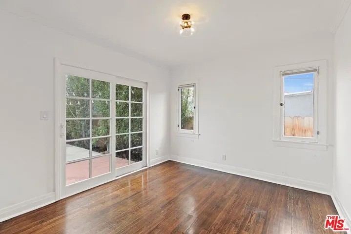 2nd bedroom