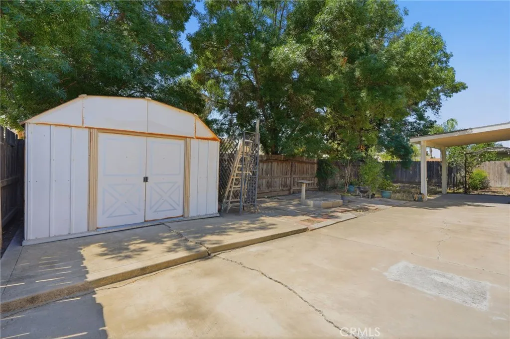 Shed