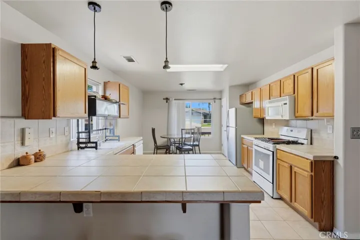 Kitchen/Dining Area