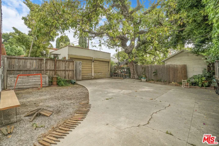 1218 Poinsettia Drive, West Hollywood, California 90046