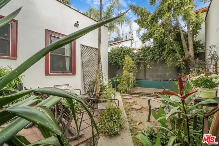 1218 Poinsettia Drive, West Hollywood, California 90046