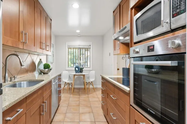 2315 Eastridge Avenue 724, Menlo Park, California 94025