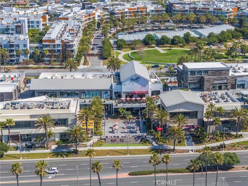 So Close To Pacific City Where Shopping And Fine Dining Are In Abundance