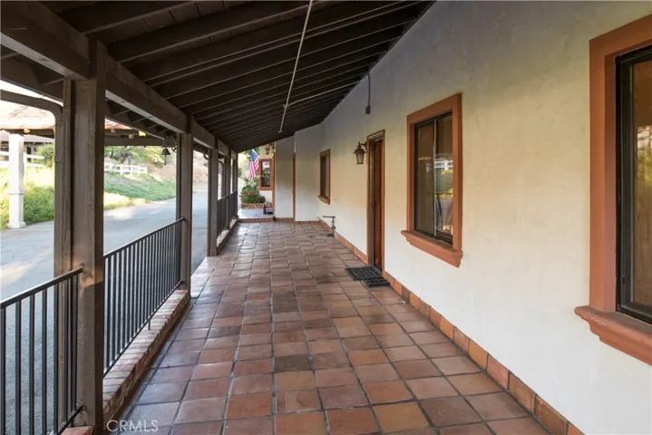 Porte Cochere