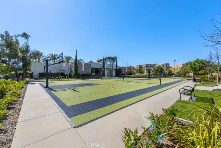 Basketbal and Pickleball Courts