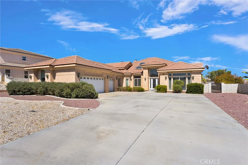 16233 Ridge View Drive, Apple Valley, California 92307 — photo 4