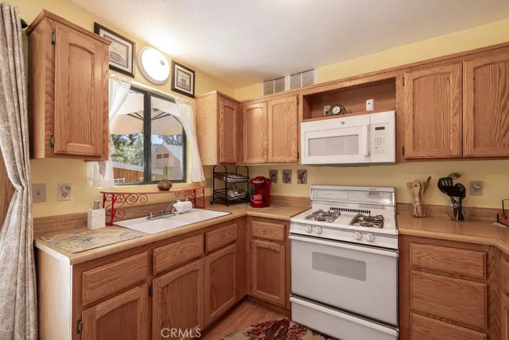 952 D, Big Bear City, California 92314