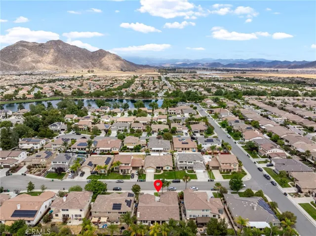 Walking Distance to the Lake