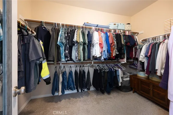 En-Suite Walk-In Closet