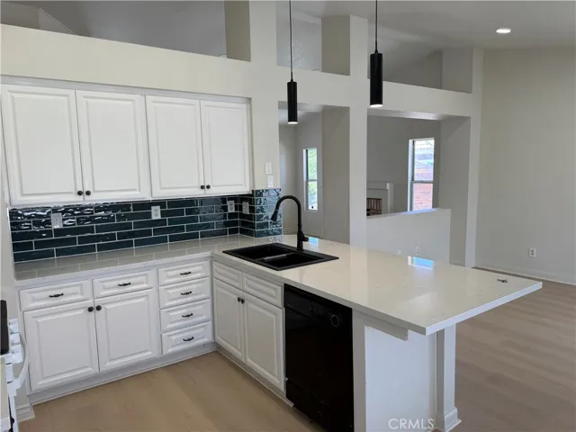 12441 Petaluma, Victorville, California 92392