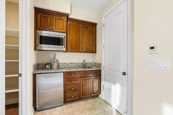 Main Level Attached ADU/Guest Suite