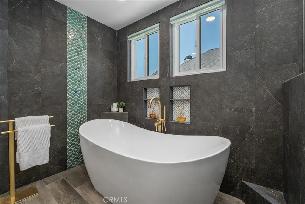 Unit A - Primary Bathroom