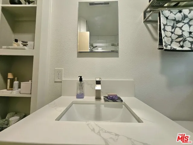 3622 Kalsman Drive 258 (aka 4, Los Angeles, California 90016