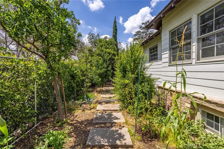 2895 Lorain Road, San Marino, California 91108