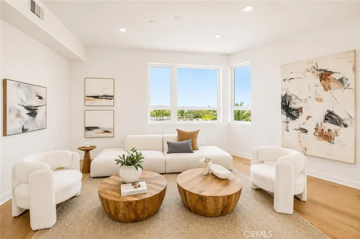 1025 White Knoll Drive, Los Angeles, California 90012