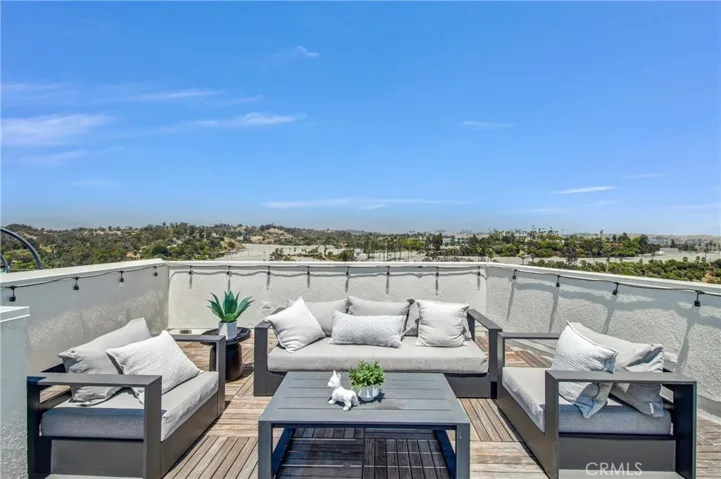 1025 White Knoll Drive, Los Angeles, California 90012