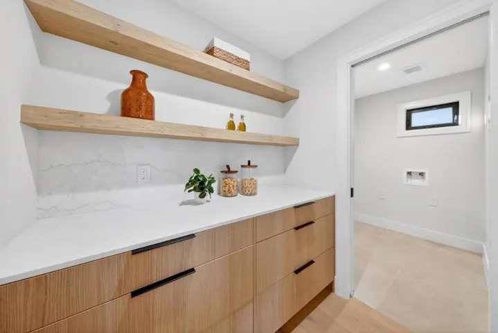 242 Howes Drive, Los Gatos, California 95032