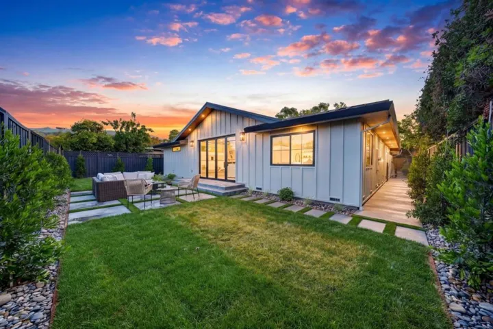 242 Howes Drive, Los Gatos, California 95032