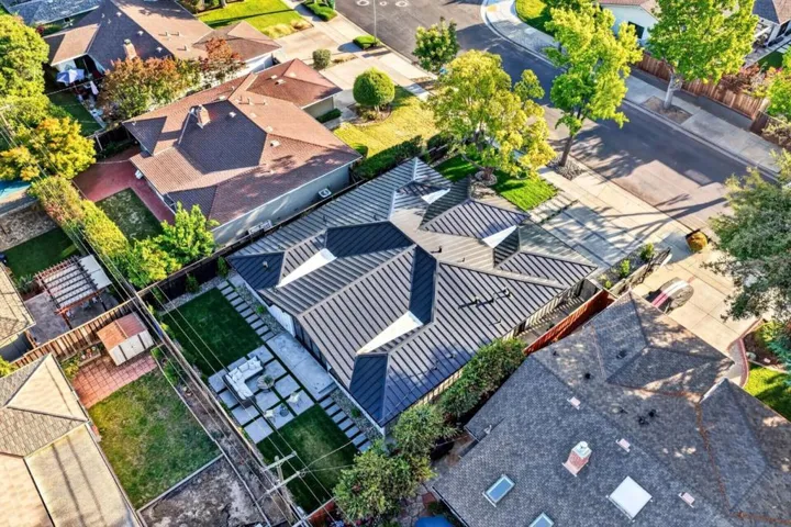 242 Howes Drive, Los Gatos, California 95032