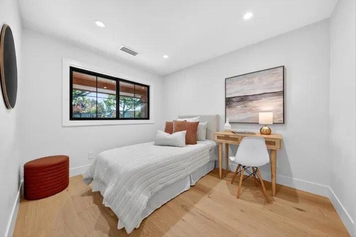 242 Howes Drive, Los Gatos, California 95032