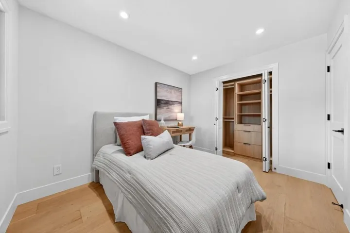 242 Howes Drive, Los Gatos, California 95032