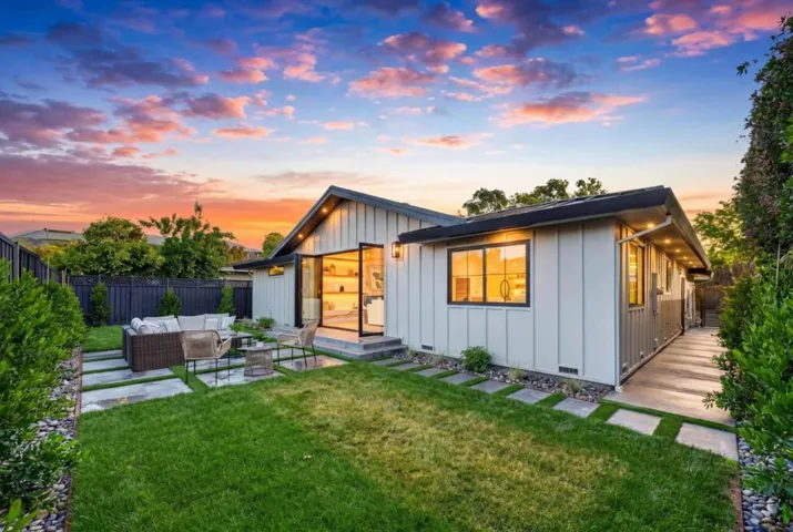 242 Howes Drive, Los Gatos, California 95032