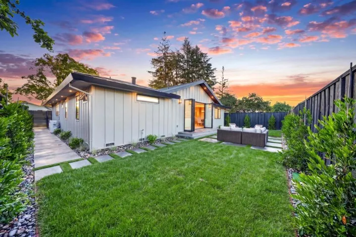242 Howes Drive, Los Gatos, California 95032