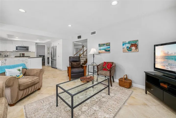3902 Toland, Los Alamitos, California 90720