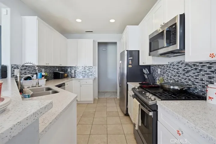 11758 Galewood, Adelanto, California 92301