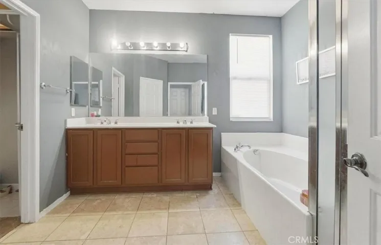 11758 Galewood, Adelanto, California 92301