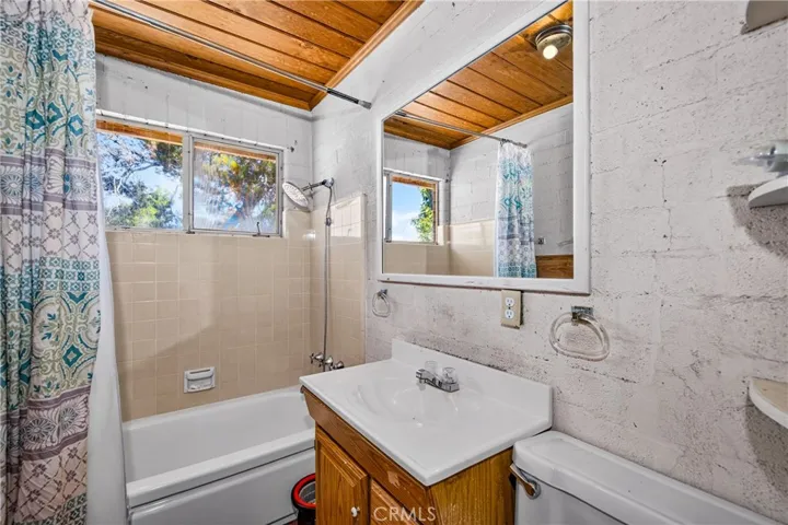 21798 Standing Rock Ave, Apple Valley, California 92307