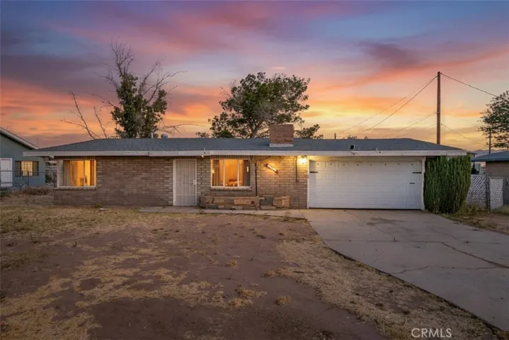 21798 Standing Rock Ave, Apple Valley, California 92307