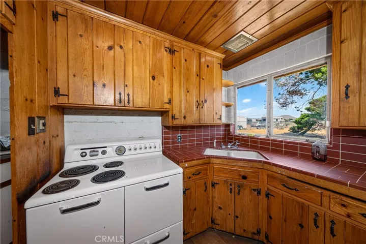21798 Standing Rock Ave, Apple Valley, California 92307