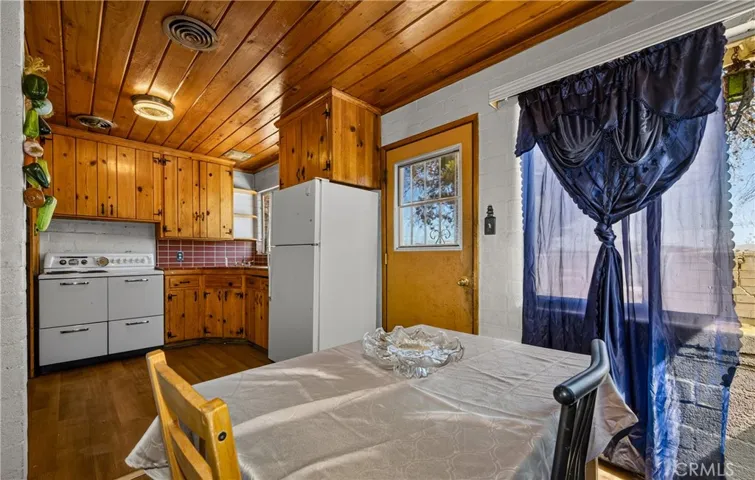 21798 Standing Rock Ave, Apple Valley, California 92307