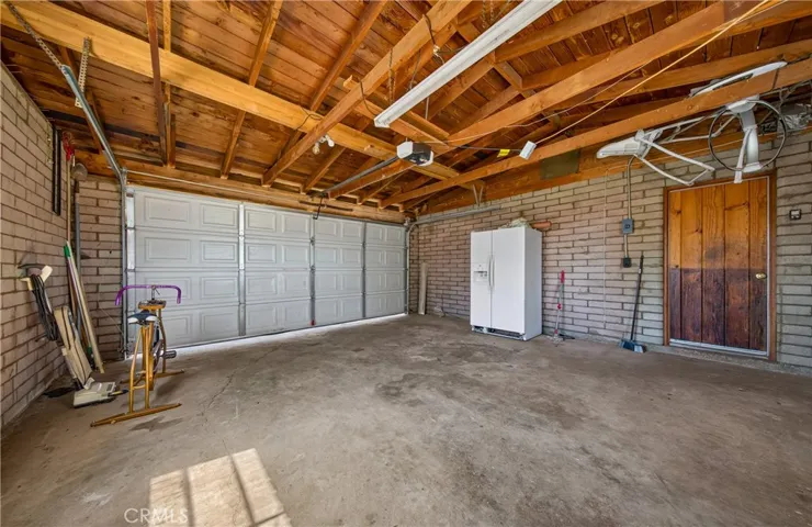 21798 Standing Rock Ave, Apple Valley, California 92307