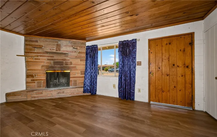 21798 Standing Rock Ave, Apple Valley, California 92307