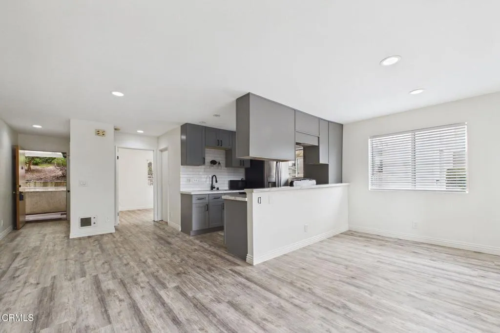 9-web-or-mls-UpmarketMedia_2623Ant11214