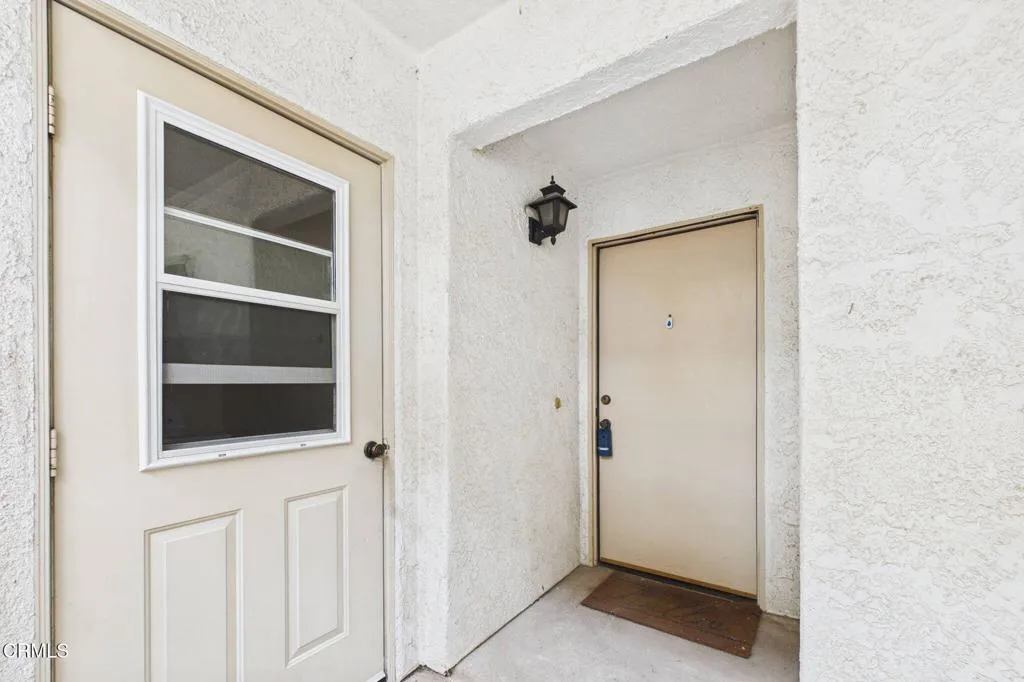 6-web-or-mls-UpmarketMedia_2623Ant1121