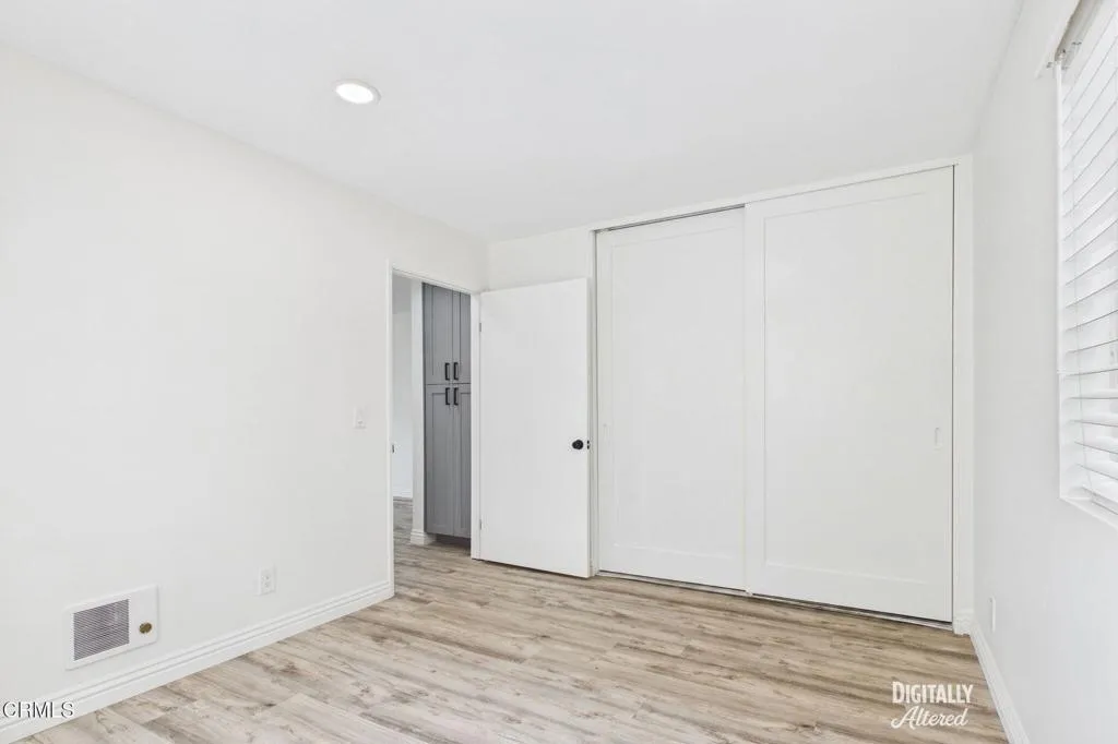 22-web-or-mls-UpmarketMedia_2623Ant1125A