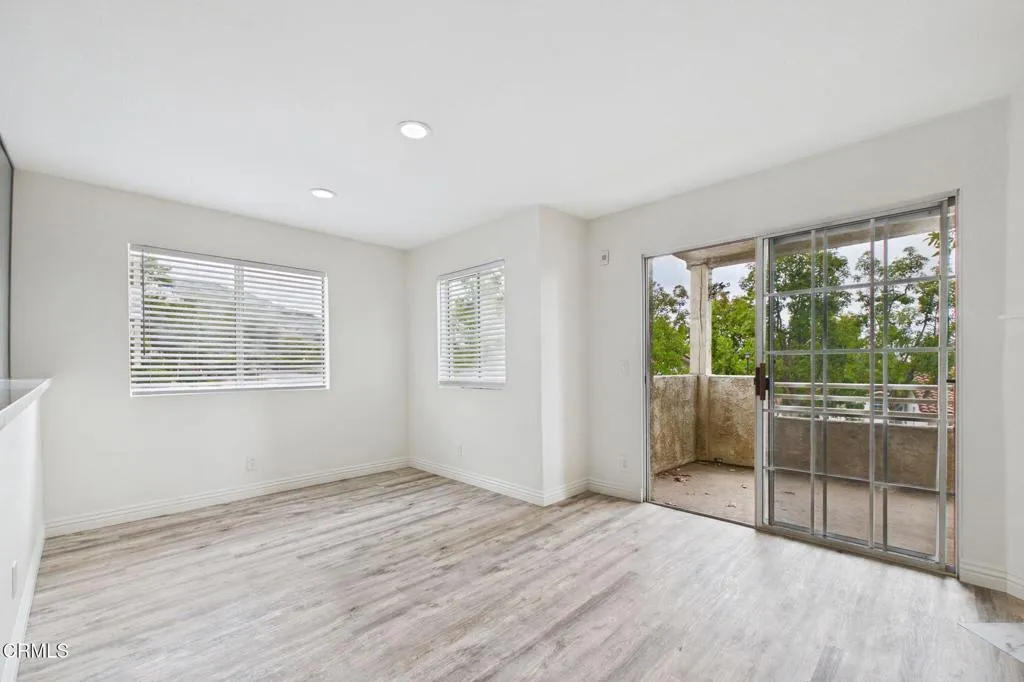 11-web-or-mls-UpmarketMedia_2623Ant11212