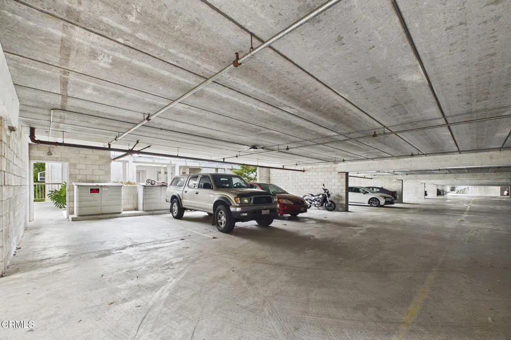27-web-or-mls-UpmarketMedia_2623Ant11219