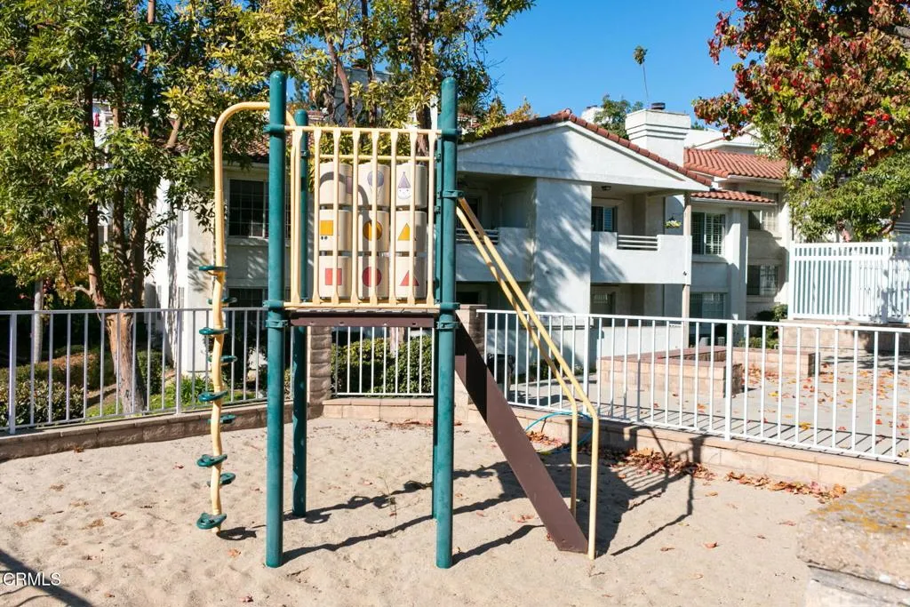30-web-or-mls-UpmarketMedia-Vista3