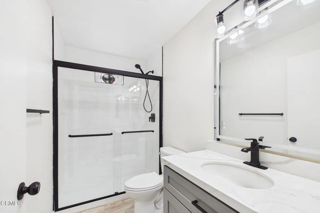 23-web-or-mls-UpmarketMedia_2623Ant1122