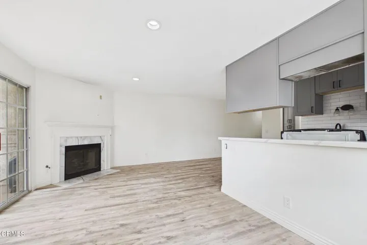 14-web-or-mls-UpmarketMedia_2623Ant11215