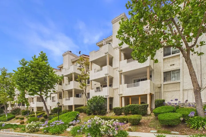 4-web-or-mls-UpmarketMedia_2623Ant11223