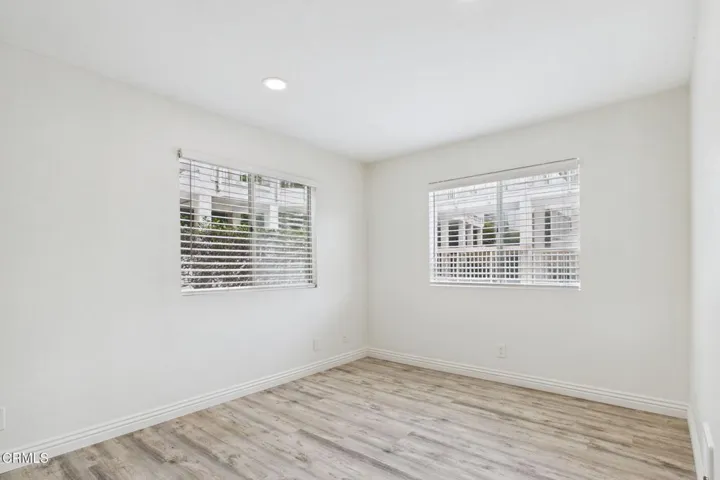 19-web-or-mls-UpmarketMedia_2623Ant1124