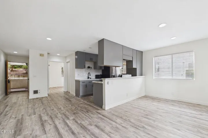 9-web-or-mls-UpmarketMedia_2623Ant11214