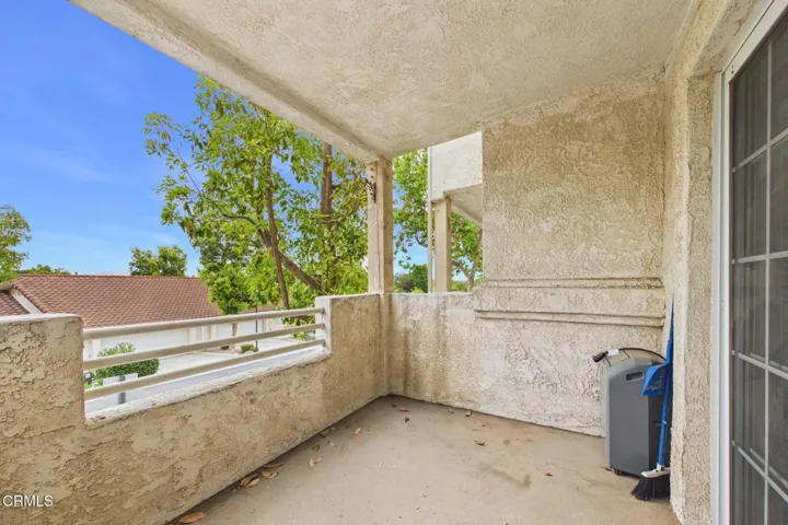 25-web-or-mls-UpmarketMedia_2623Ant11216